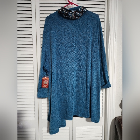 Shirt / Cardigan - Picture 2 of 3